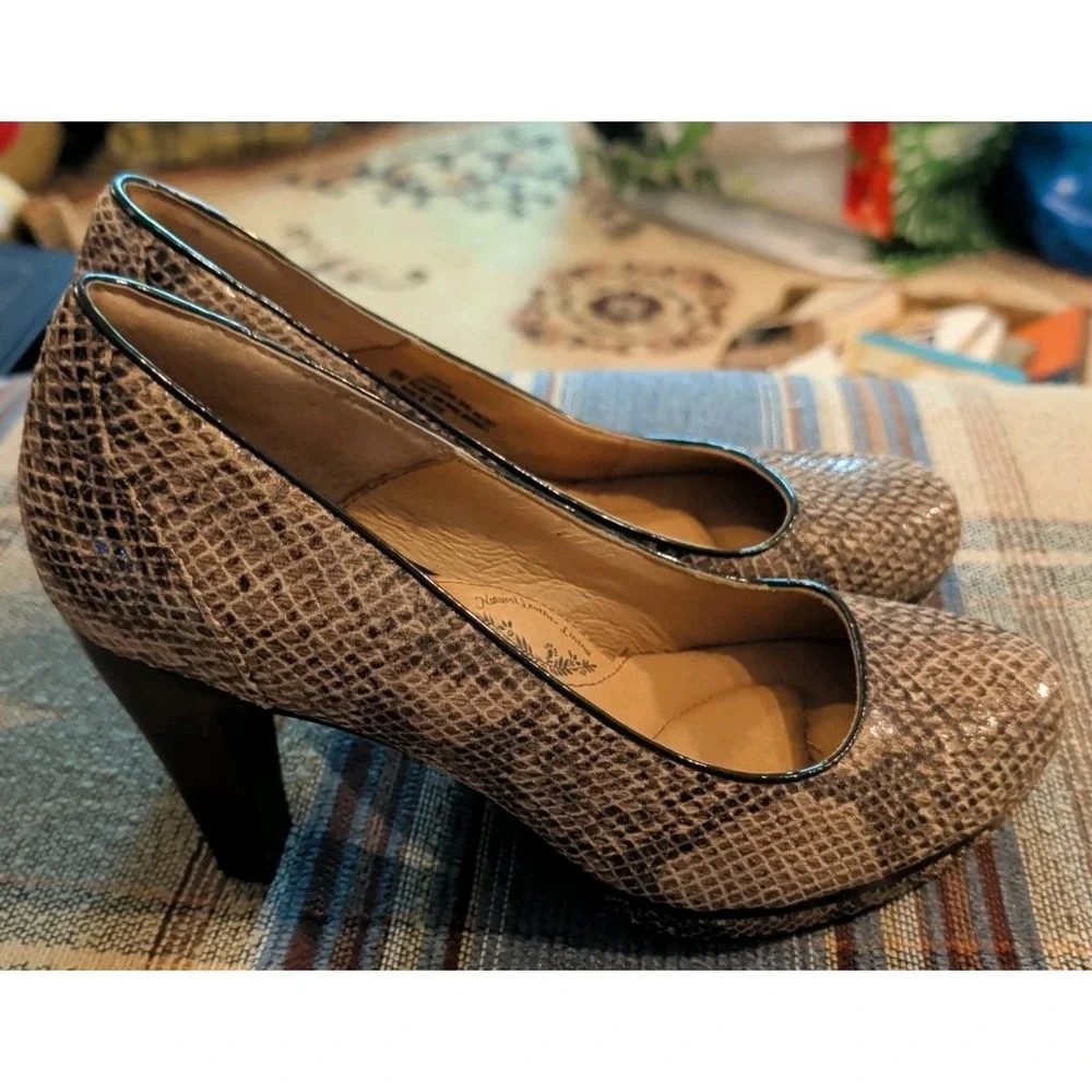 Women's New Sofft Brown Leather Snake Embossed Pumps Heels Shoes size 9M
